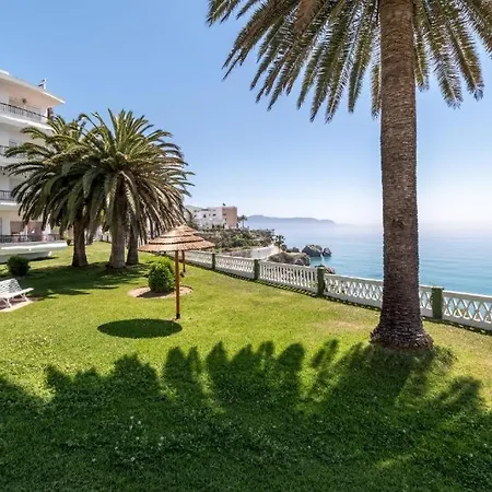 Perfect Family In Acapulco Playa, Nerja